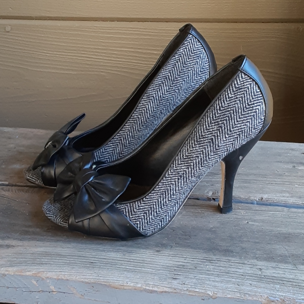 Adorable Steve Madden heels